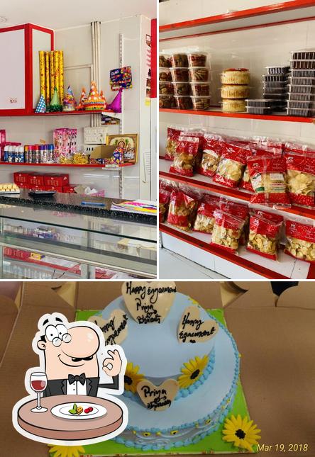 Food at Fb Cakes Ponniamman Koil