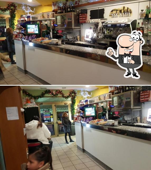 Siediti a un tavolo di Bar Katia
