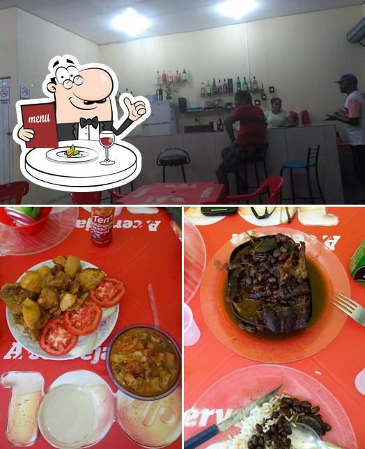 A foto da comida e interior a Bar da Mão de Vaca