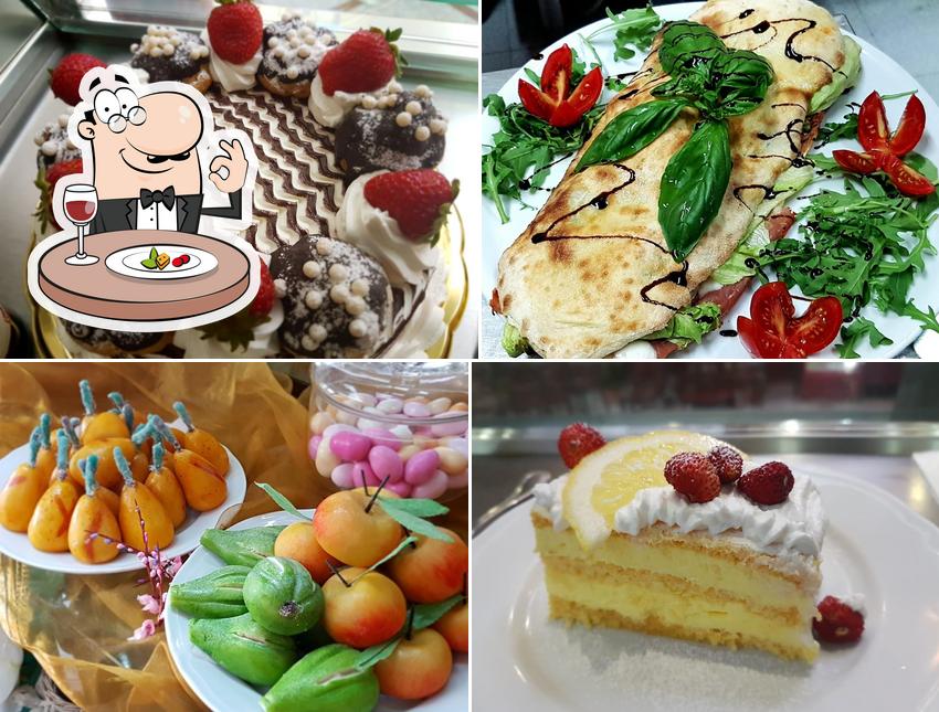 Platti al Pasticceria Pizzeria Cautela