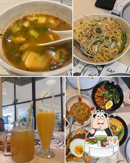 Hot and sour soup at You Mee