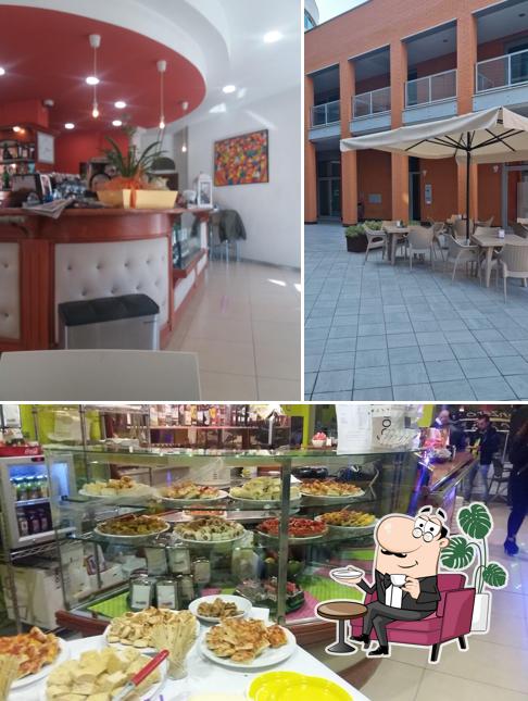 Dai un'occhiata agli interni di Zenzero Cafè