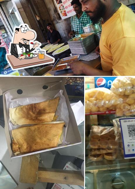 Food at Dosa Plaza