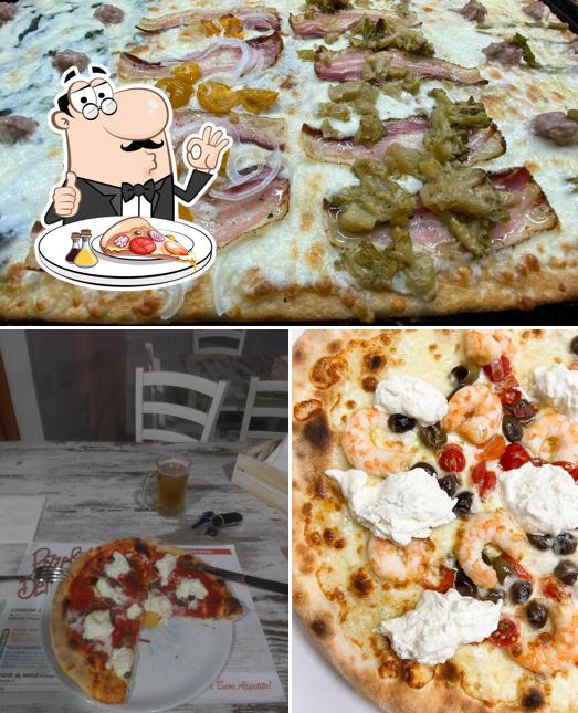 Scegli tra le svariate varianti di pizza