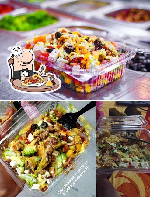 Order pizza at Everyday Fresh