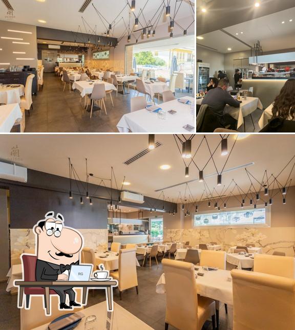Dai un'occhiata agli interni di RISTORANTE OKIDDO