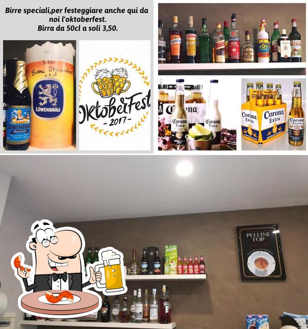 Puoi prenderti un rinfrescante bicchiere di birra chiara o scura