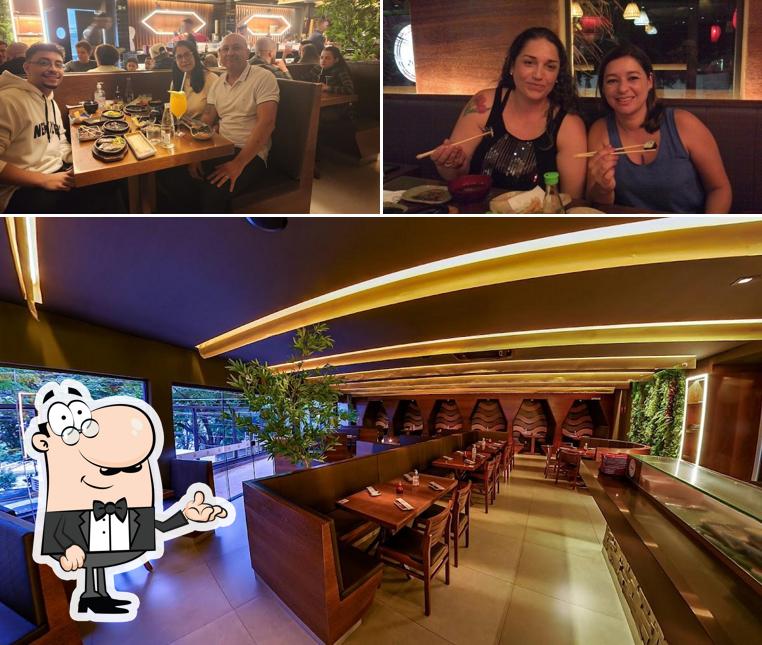 O interior do Zensei Sushi