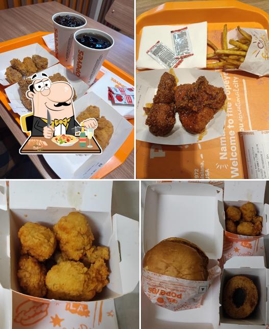 Fried chicken at Popeyes - Famous Louisiana Chicken