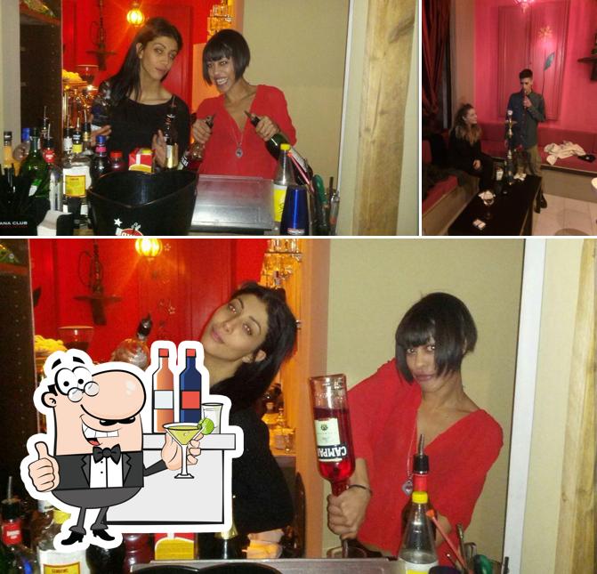 Questa è la foto che raffigura la bancone da bar e interni di Dèja' Vu' cocktail bar - Riccione Riccione