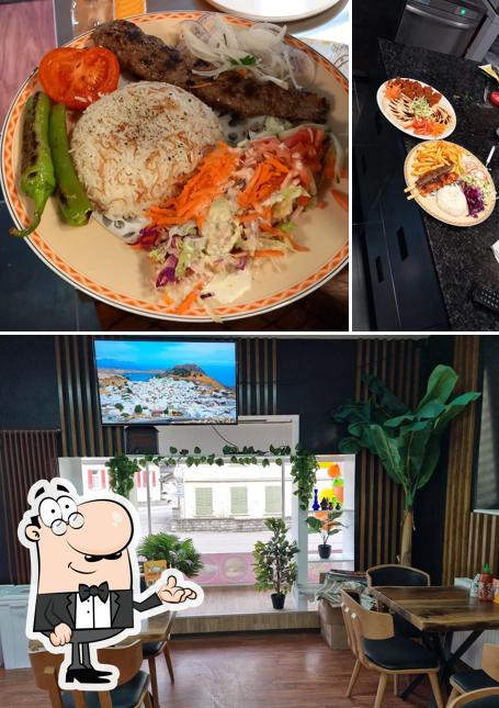 Dai un'occhiata agli interni di Yusef's Grillhaus