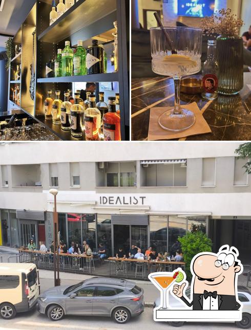 La bevanda e esterno del ristorante