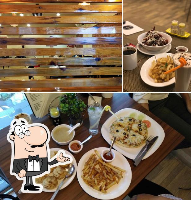 Check out how CAFÉ AURORA looks inside