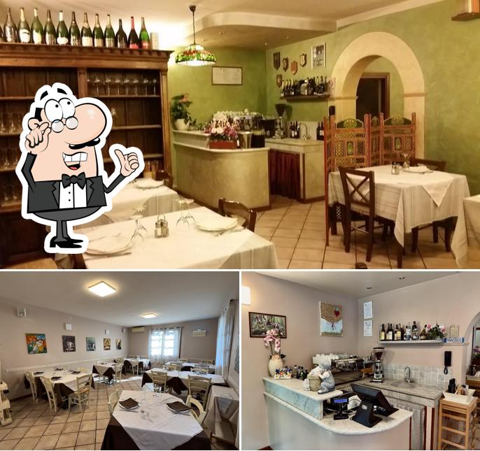 Siediti a un tavolo di I Cantoni di Francesco Cantoni Braceria della Franciacorta