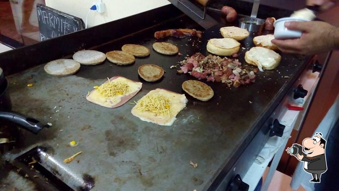 Here's a picture of Gabriel lanches