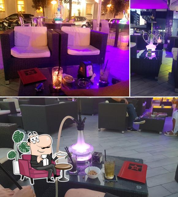 Gli interni di Roxy Bar