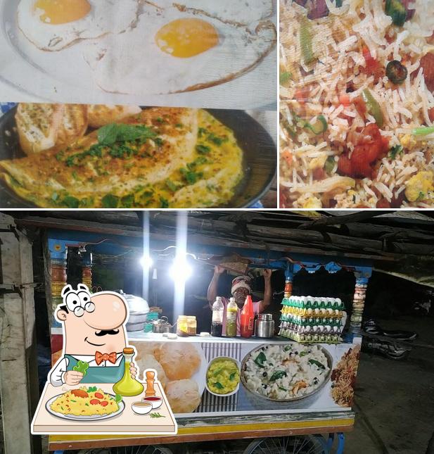 Food at Munis Tiffin Center