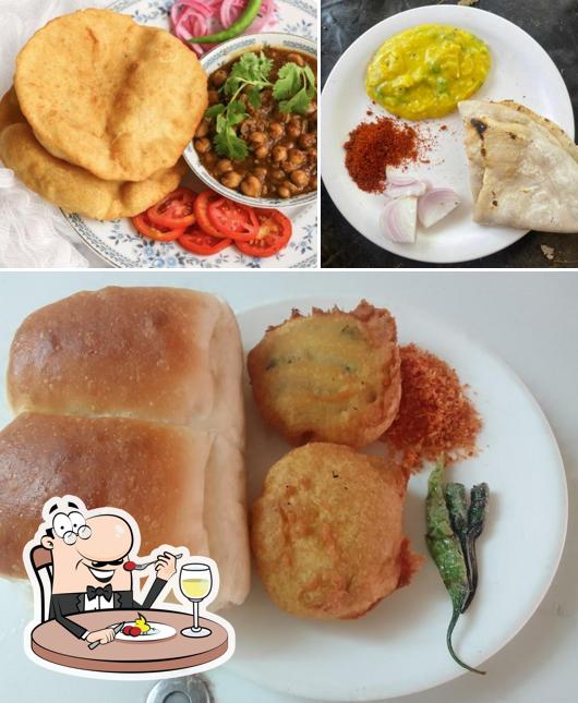 Meals at Mauli vade ani maitri Tea
