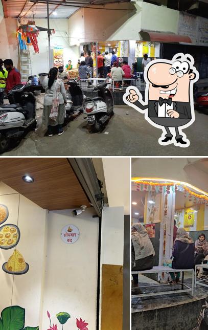 The interior of Appaji Ki Bholeshankar Bhelpuri Centre