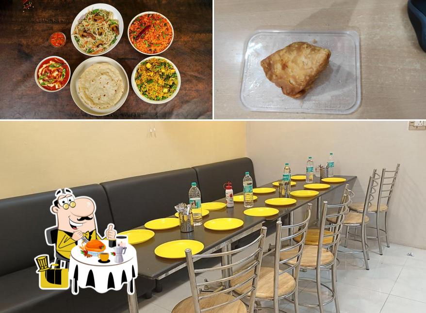 Food at Delhi chat & Rasoi