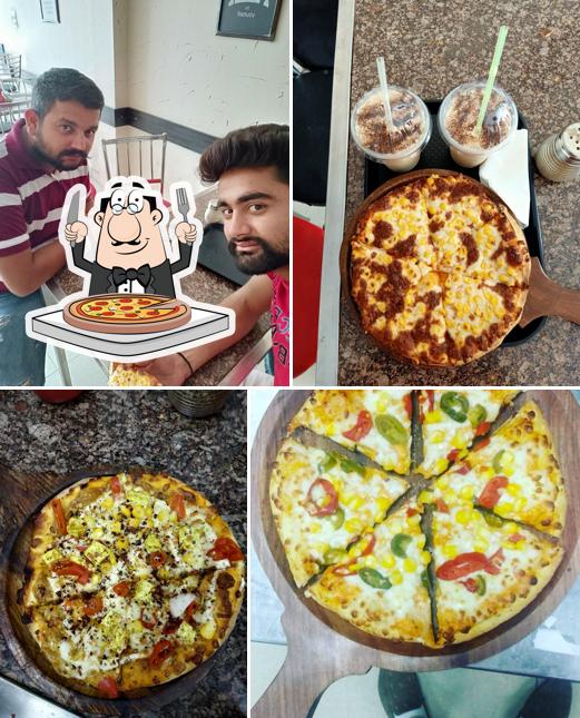 Order pizza at Hunger'z Nangal