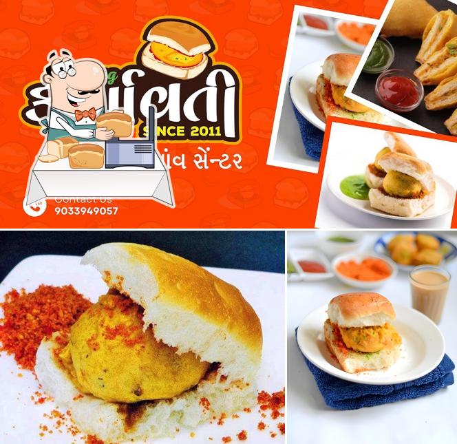 Garlic bread at Karnavati Vadapav Centre