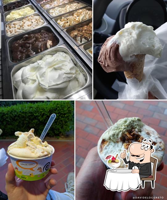 Gelateria Monterosa SRL offre un'ampia varietà di dessert