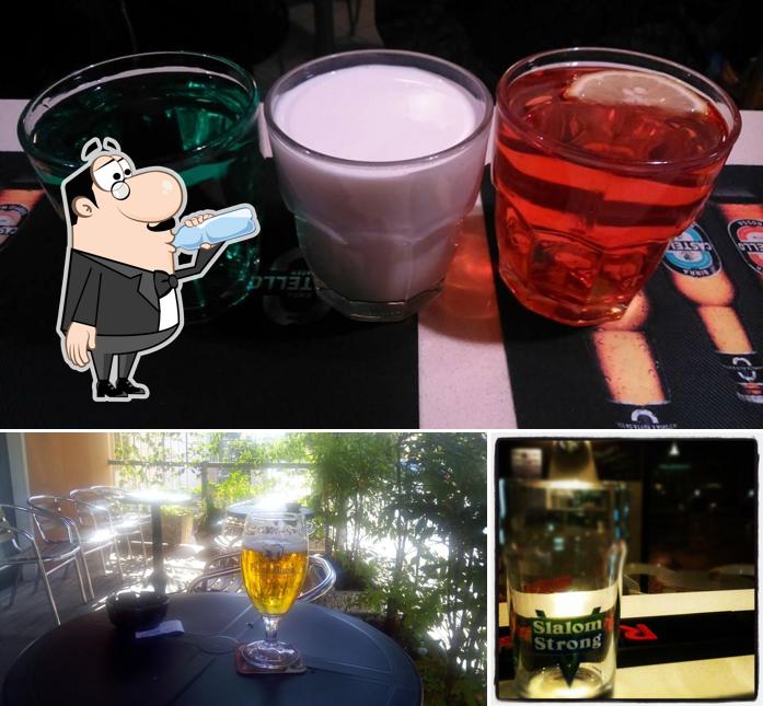 Goditi un drink dal menu