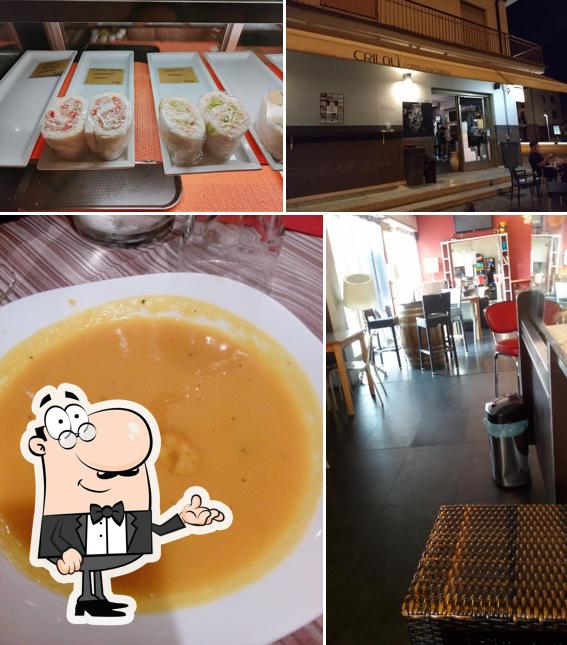 La foto della interni e cibo di Criloli' Bar
