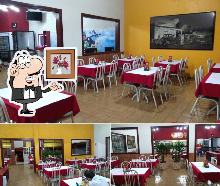 O interior do Chicken in