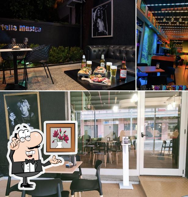 Siediti a un tavolo di Cafè della Musica