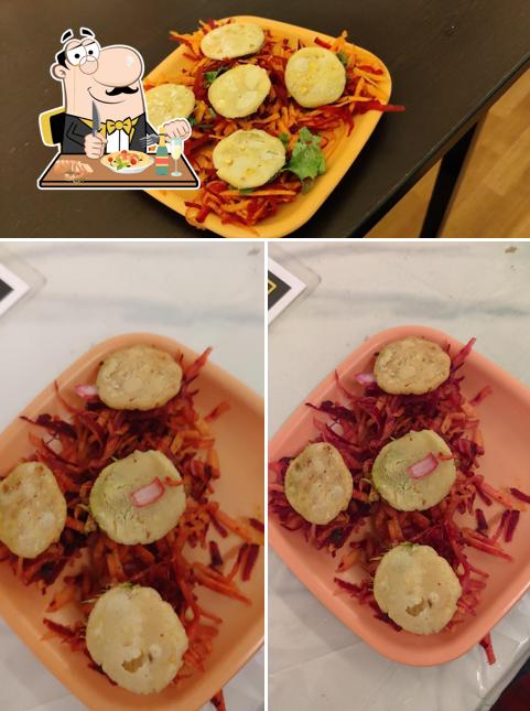 Pad thai at Jona's Cafe