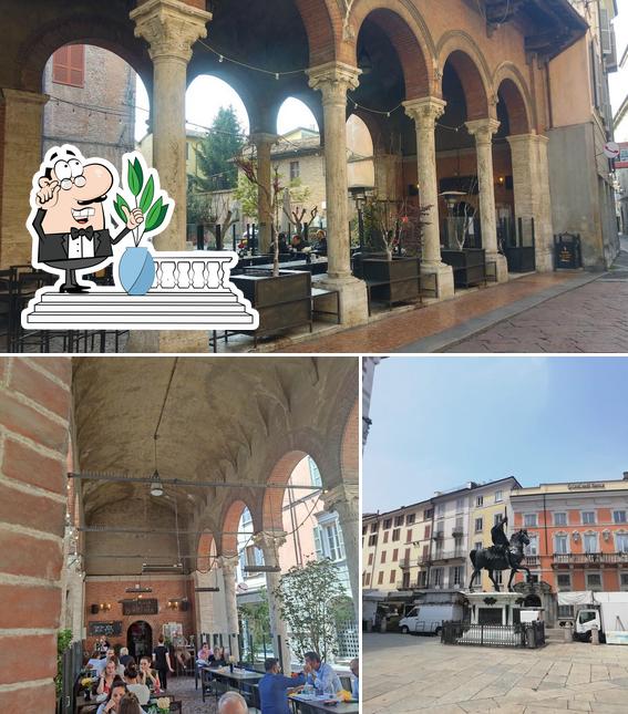 Goditi la vista dall'area esterna di Caffè dei Mercanti