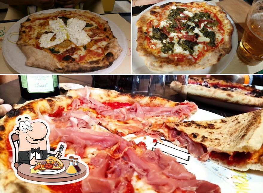 A Pizzeria da Salvatore, puoi assaggiare una bella pizza