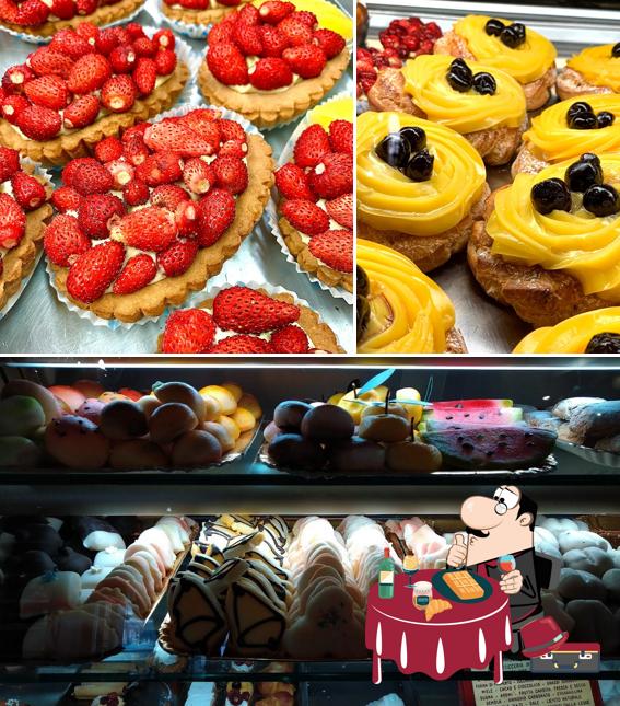 Bar Avallone Caffè dal 1984 - Quarto (NA) serve un'ampia varietà di dessert