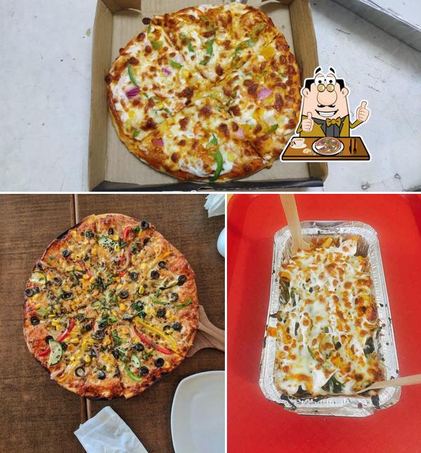 Order pizza at Foodies By Born
