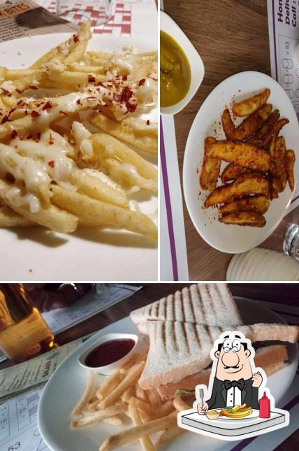 Try out finger chips at Mulberry Juice and Tea Shop