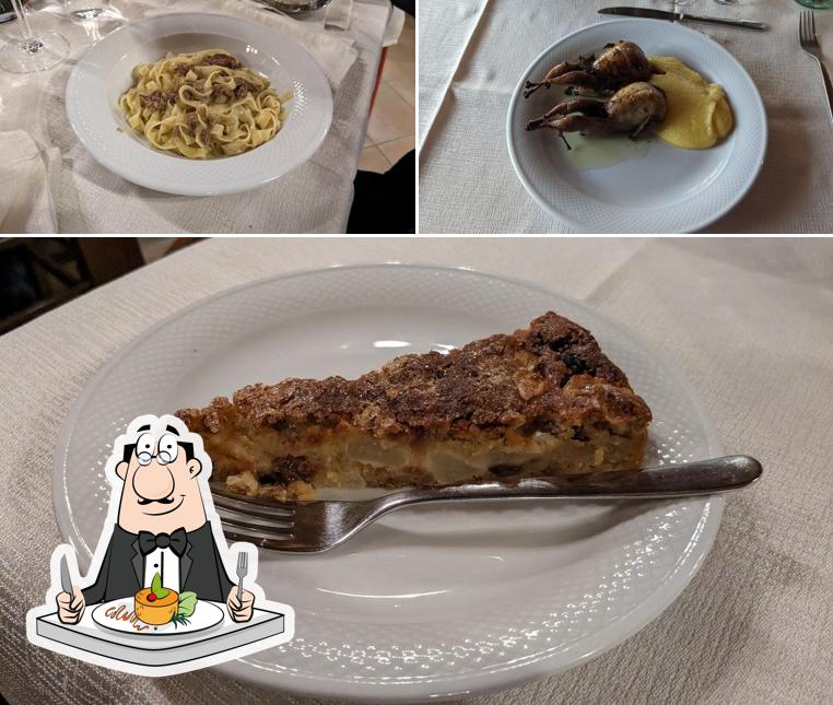 La cibo e interni del ristorante
