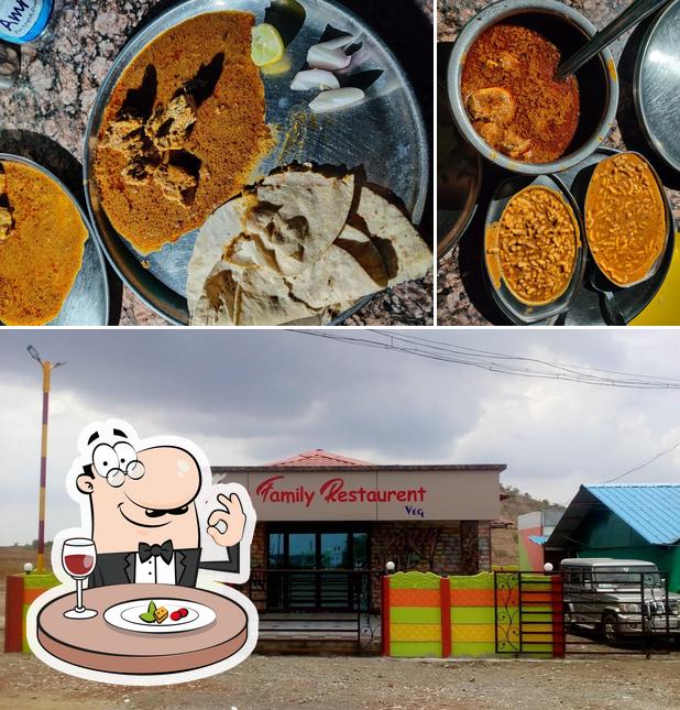Food at Anna Family Restaurant ( MOGHAM DA DHABA)