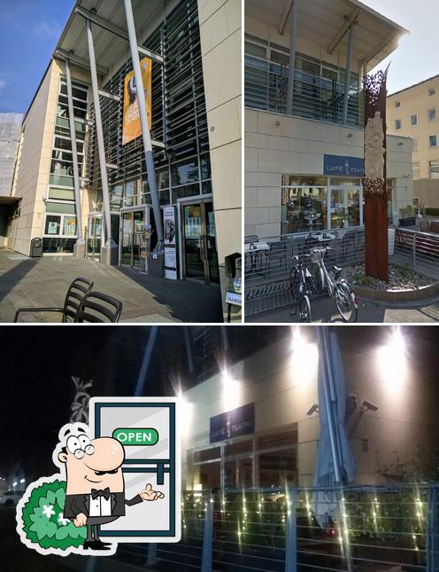 Gli esterni di Cafè Teatro Matisse