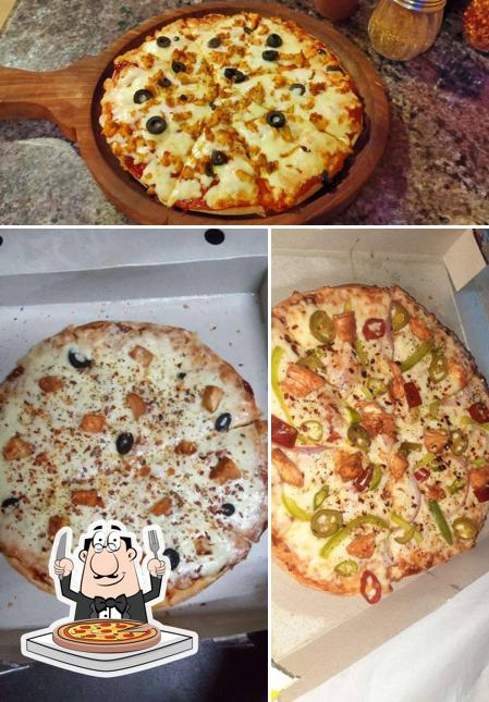 Try out pizza at Villupuram Cafe