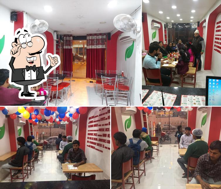The interior of Redinnox Pizza Rohtak