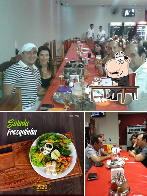 O interior do Churrascaria Espettus na Brasa - Margon