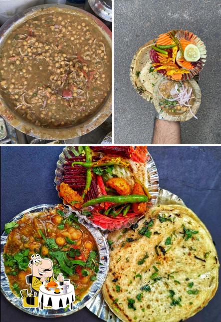 Food at Ram Pal ke Chhole Kulche