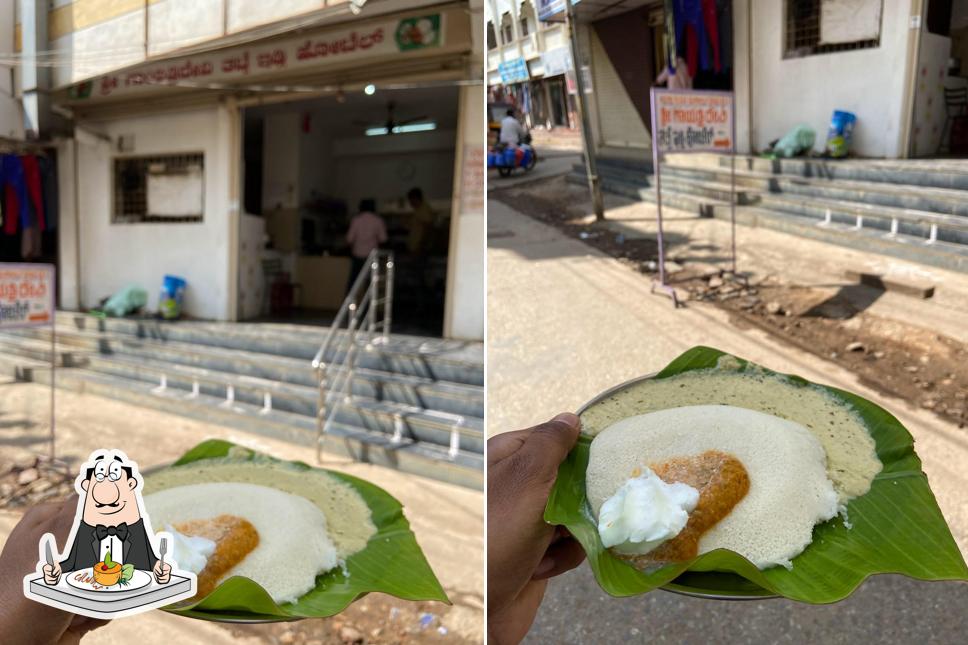 Food at Gayatridevi Tatte Idli Hotel