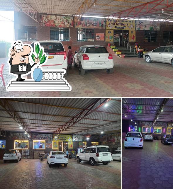 The exterior of Khehra Vaishno DHABA