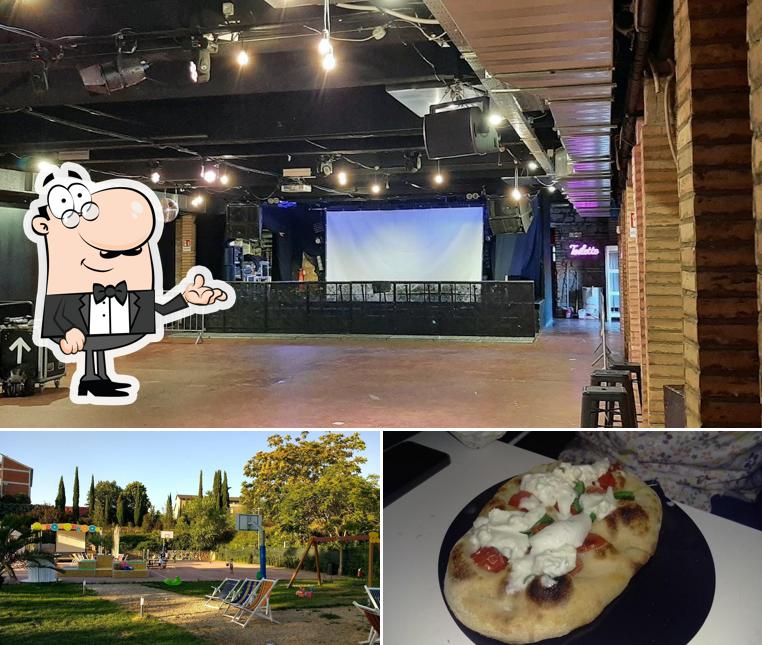 La foto della interni e cibo di MONK Roma