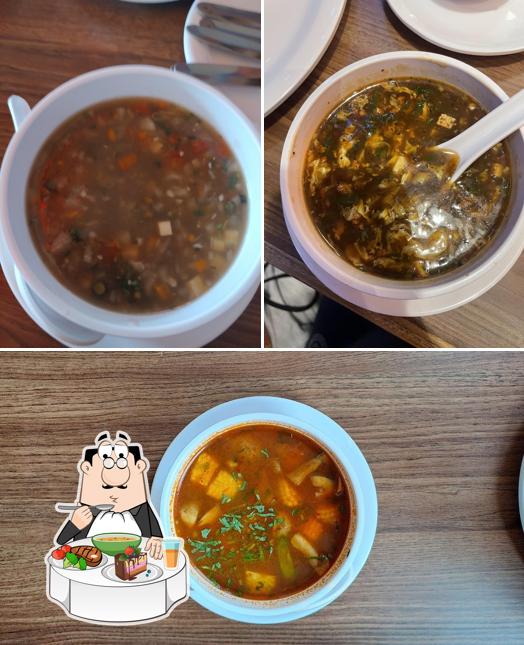 Hot and sour soup at Shanghai Court