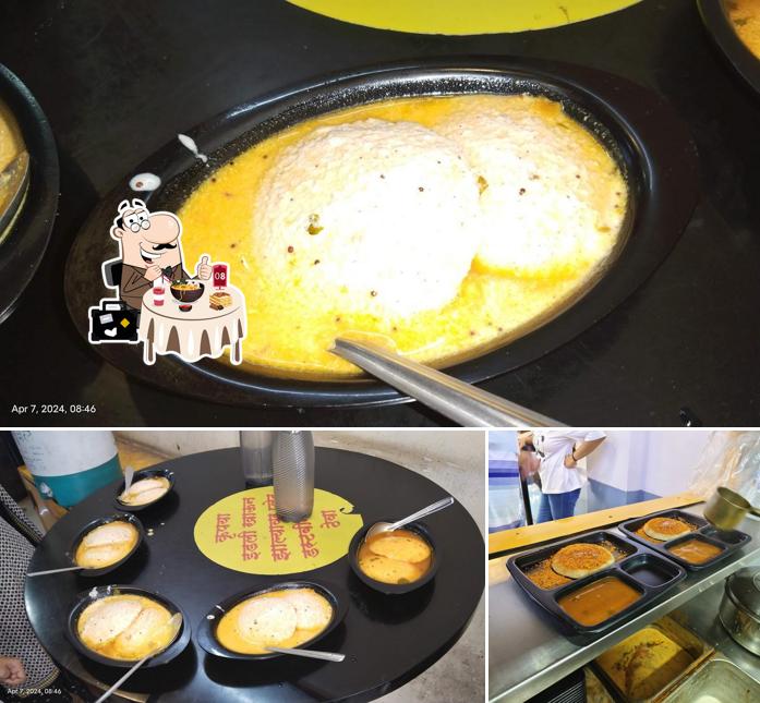 Idli at Naadbramha Idli - Narayan Peth