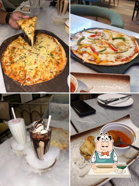 Samosa at Gola Sizzlers, Saket